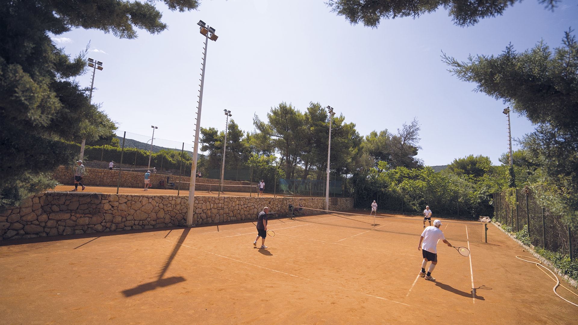 tenis-pod-borovima-Hotel-Kimen-Cres-m Tenis pod borovima - Hotel Kimen, Cres - m